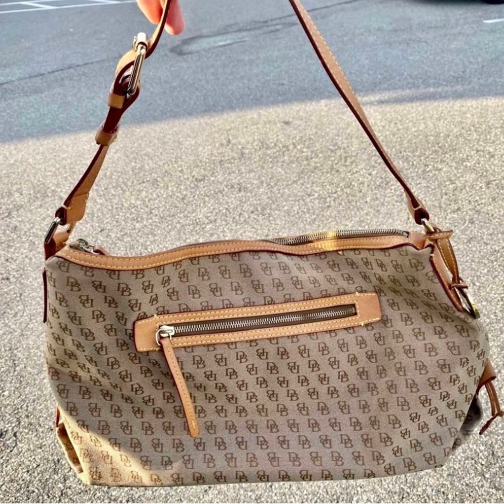 Dooney & Bourke Bag